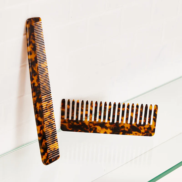 Philip B - Styling Comb - Mood shot