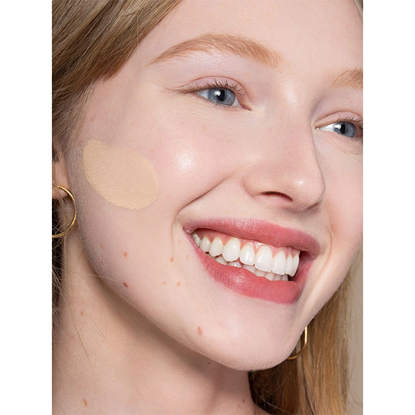 ILIA Beauty - True Skin Serum Foundation - Model 2
